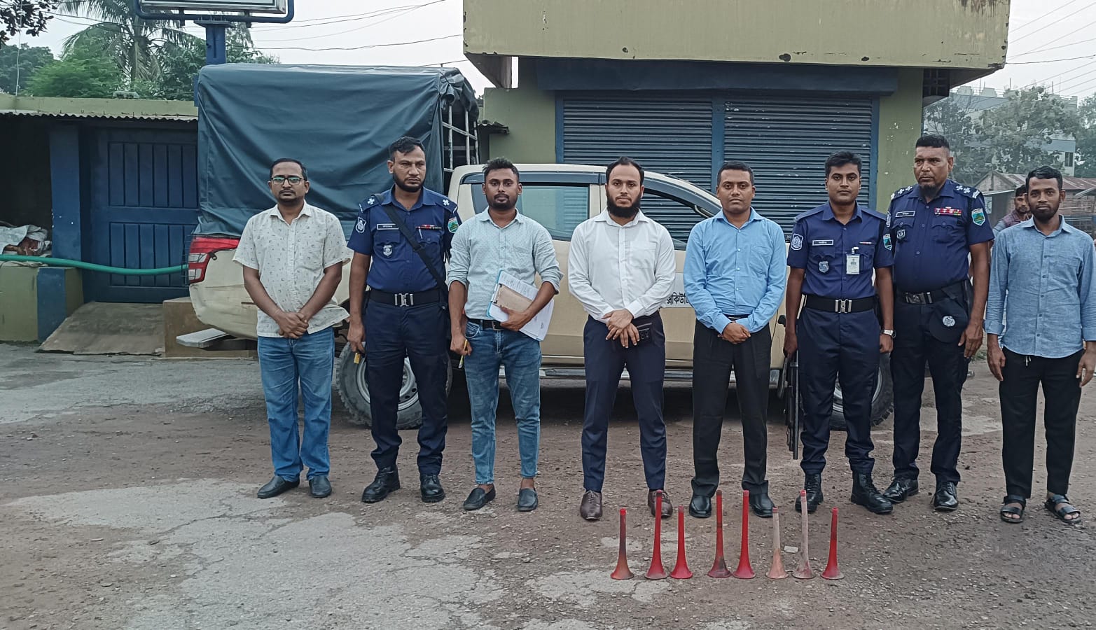 নওগাঁয় হাইড্রোলিক হর্নের বিরুদ্ধে মোবাইল কোর্ট, ৪ চালককে জরিমানা