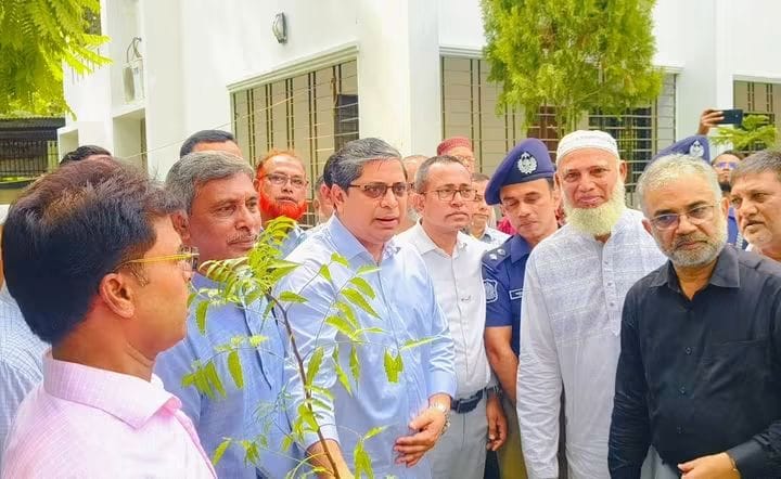 ফরিদপুরে  প্রতিমন্ত্রী মীর শাহ আলমের মতবিনিময় ও বৃক্ষরোপণ