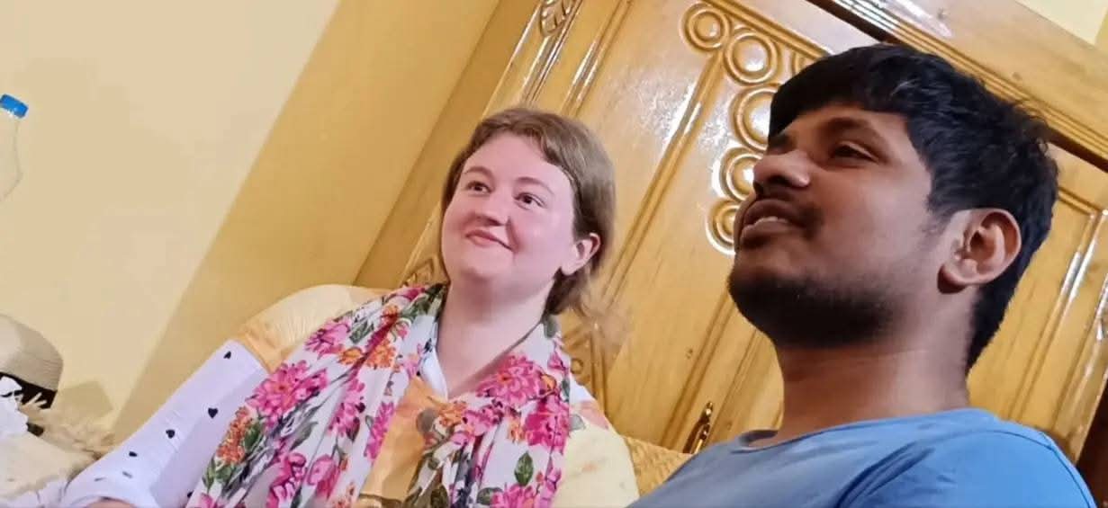 প্রেমের টানে সুদূর পোল্যান্ড থেকে জামালপুরে তরুণী