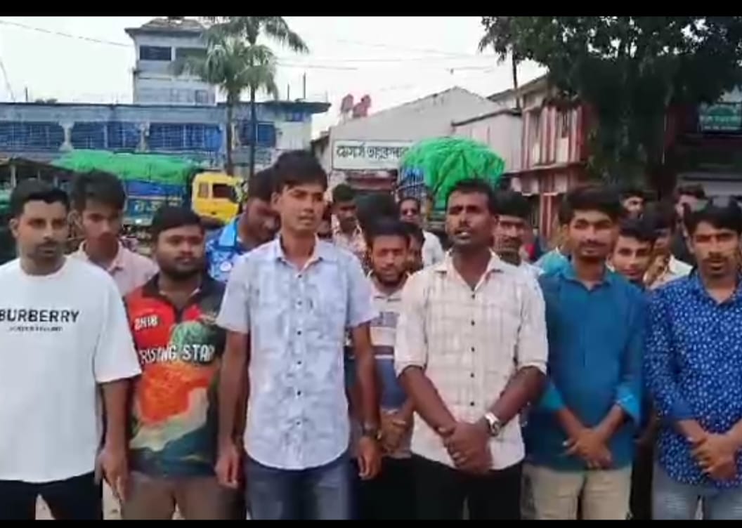 কালাই বাসস্ট্যান্ডে ছাত্রদলের অবস্থান কর্মসূচি