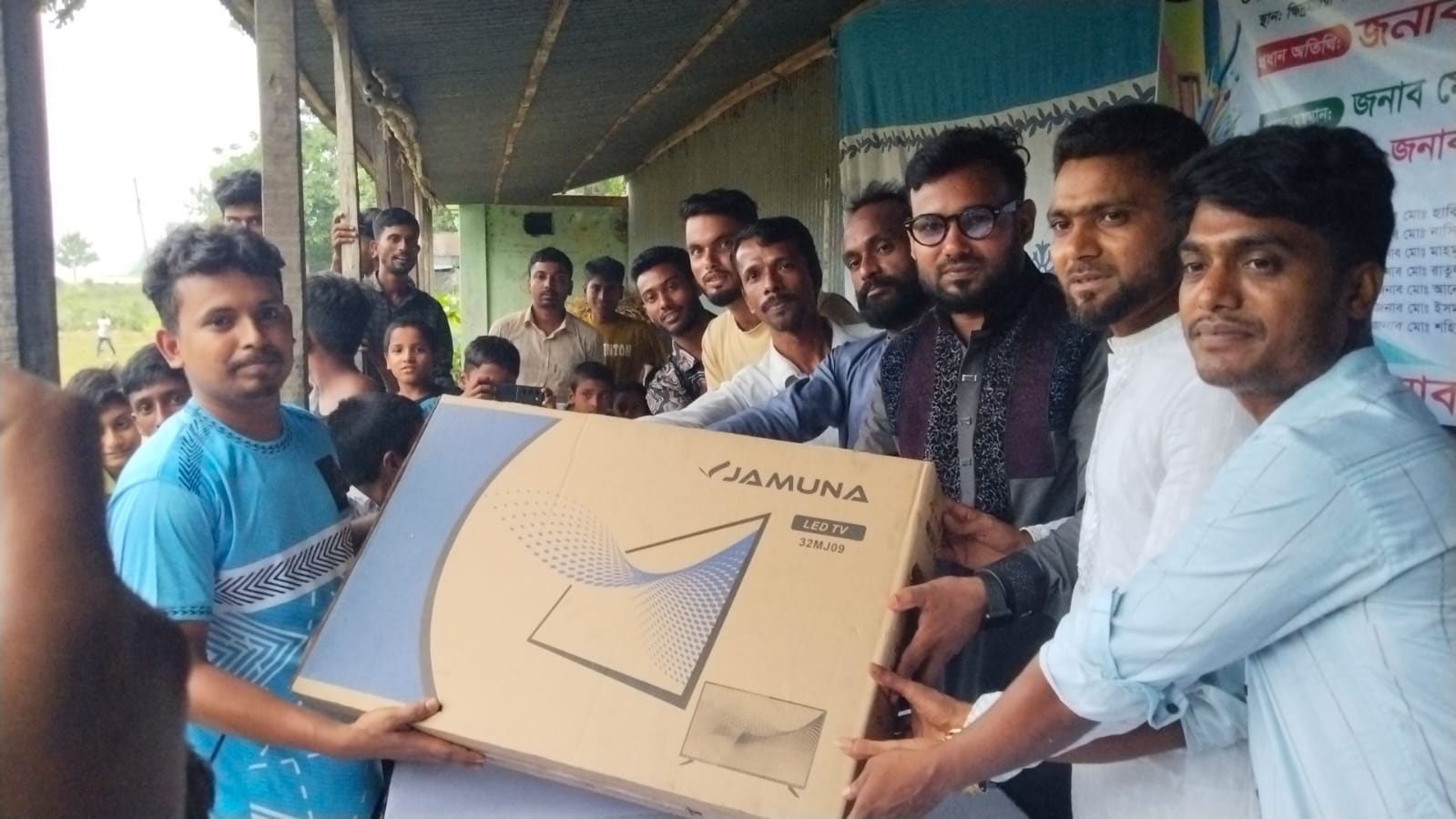 ক্ষিদ্রমাটিয়া দক্ষিণপাড়ায় জমজমাট ফাইনাল ক্রিকেট টুর্নামেন্ট, ৩ রানে চ্যাম্পিয়ন ফায়ার বল ক্রিকেট একাদশ