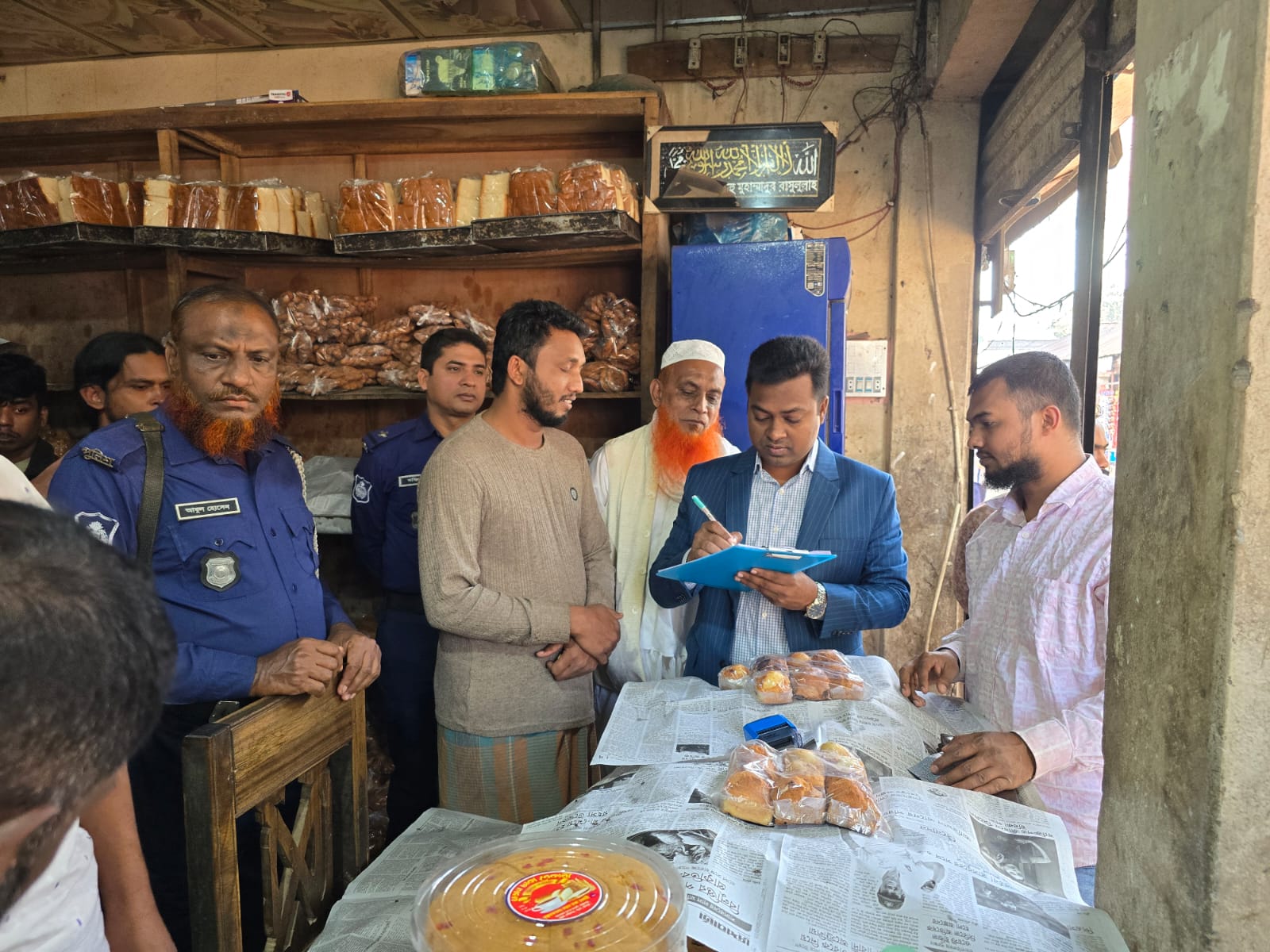 ভ্রাম্যমাণ আদালতে কচুয়ায় দুটি বেকারীকে অর্থদণ্ড প্রদান