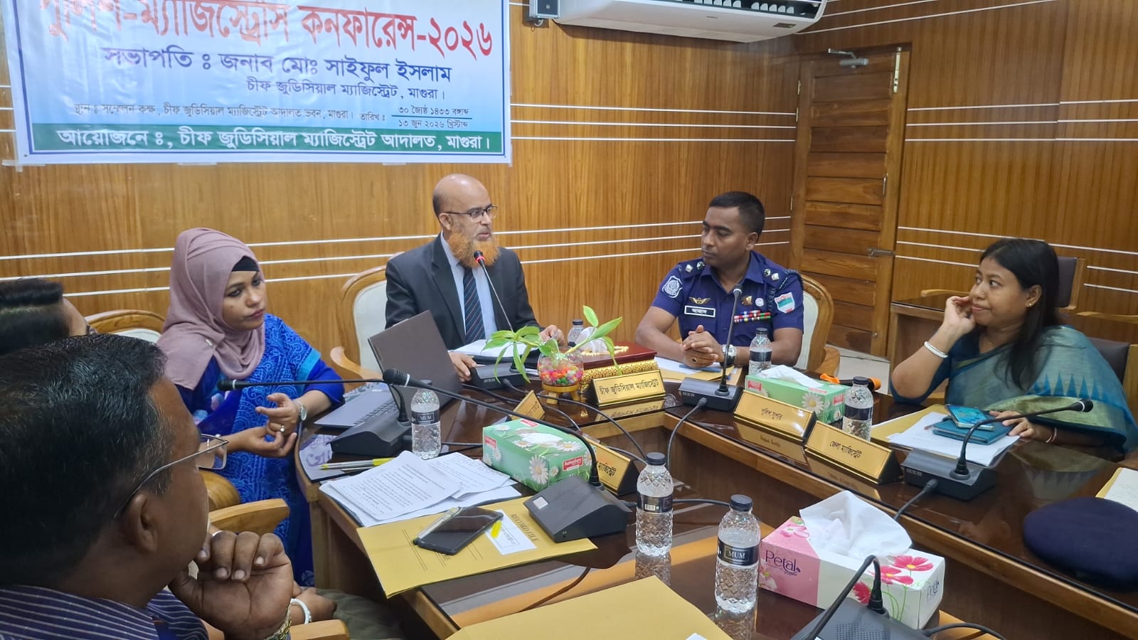 মাগুরায় চীফ জুডিসিয়াল ম্যাজিস্ট্রেট মোঃ সাইফুল ইসলামের সভাপতিত্বে পুলিশ-ম্যাজিস্ট্রেসি কনফারেন্স অনুষ্ঠিত মাগুরায় চীফ জুডিসিয়াল ম্যাজিস্ট্রেট মোঃ সাইফুল ইসলামের সভাপতিত্বে পুলিশ-ম্যাজিস্ট্রেসি কনফারেন্স অনুষ্ঠিত