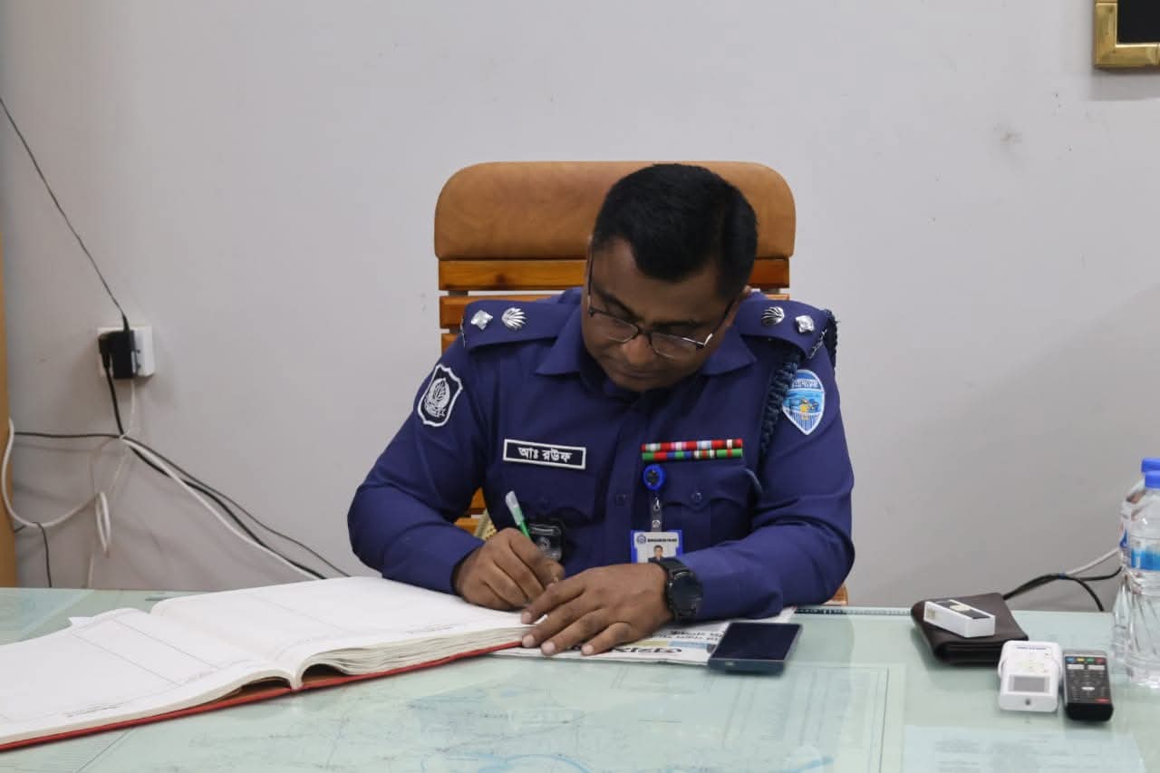পুলিশ সুপার কর্তৃক নাসিরনগর থানা ও চাতলপাড় পুলিশ তদন্তকেন্দ্র পরিদর্শন