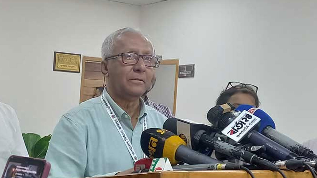 প্রার্থীদের অস্ত্রের লাইসেন্স বিষয়ে ইসির সঙ্গে স্বরাষ্ট্র উপদেষ্টার আলোচনা হয়নি : ইসি সচিব