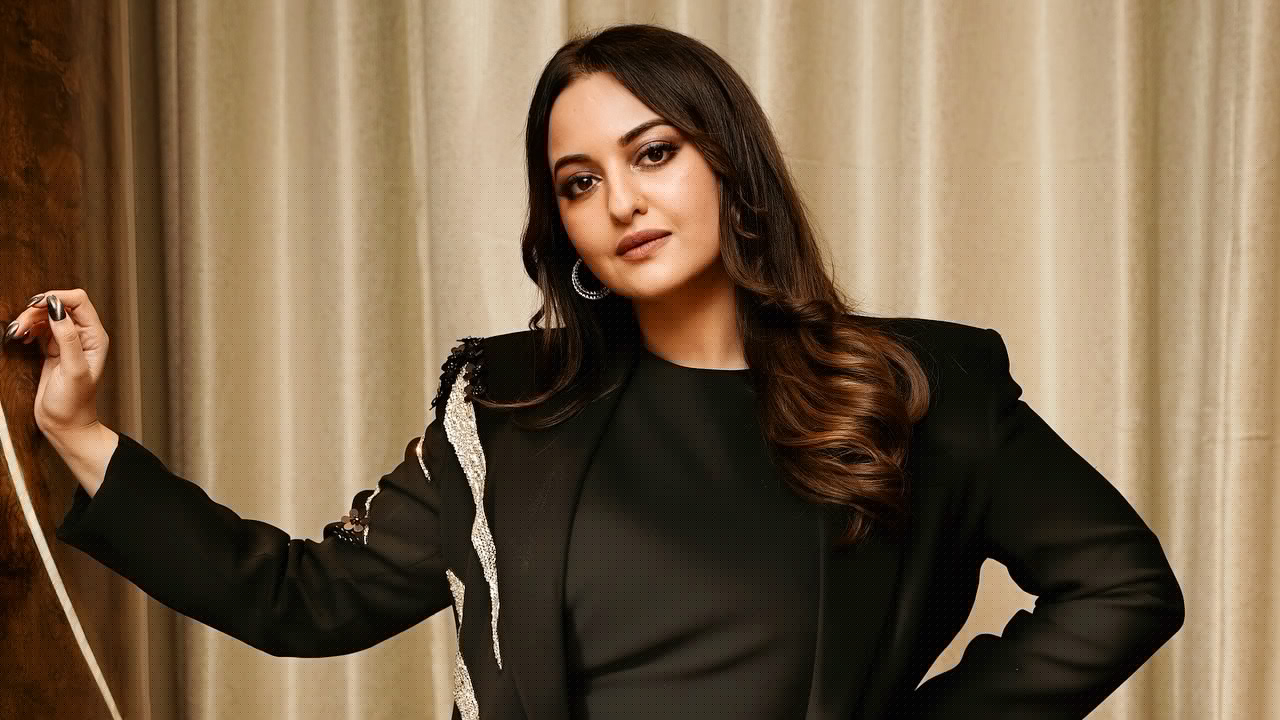 অনলাইনে আক্রমণ বন্ধে আইন চাইলেন সোনাক্ষী, বললেন ‘যা তা বলা হচ্ছে’
